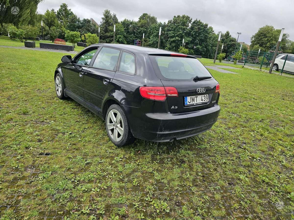 Audi A3, 1.6 l., hatchback