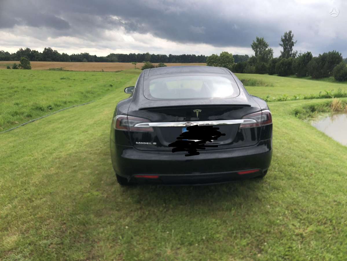 Tesla Model S, 85 kWh, hatchback