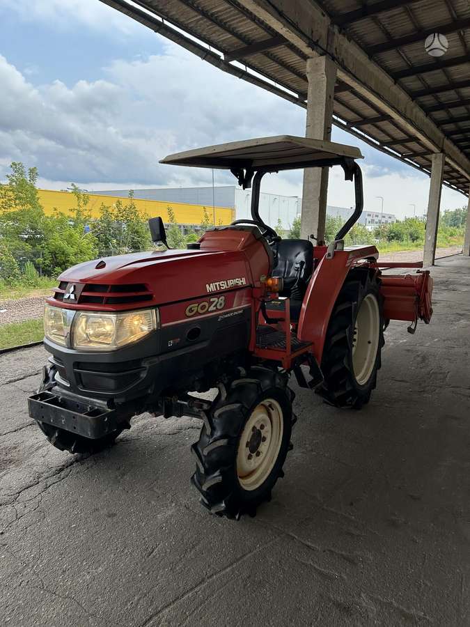 Mitsubishi GO28, traktoriai