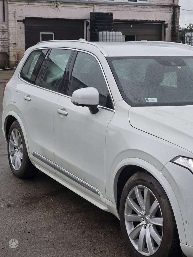 Volvo XC90 - 4