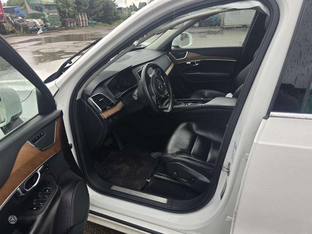 Volvo XC90 - 6
