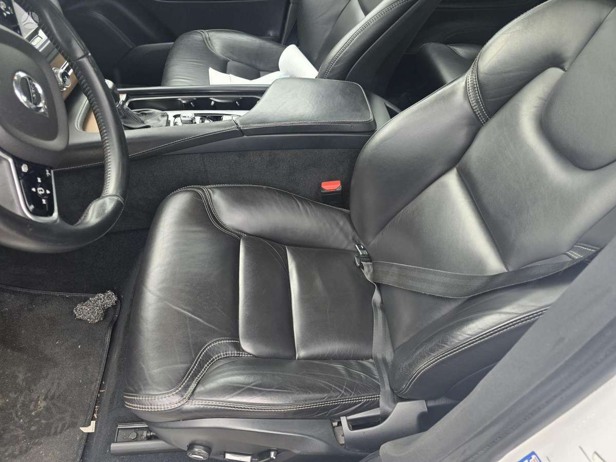 Volvo XC90 - 7