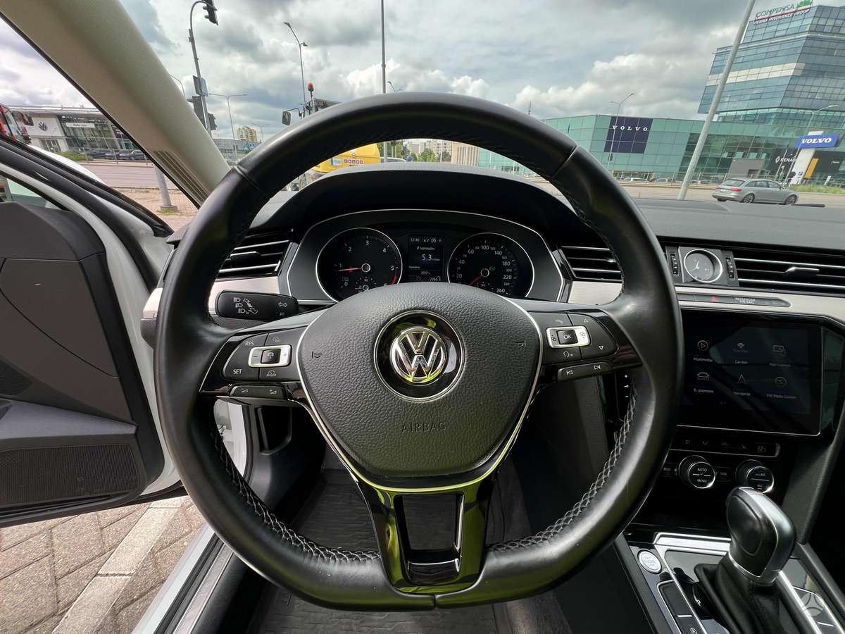 Volkswagen Passat, 2.0 l., Седан
