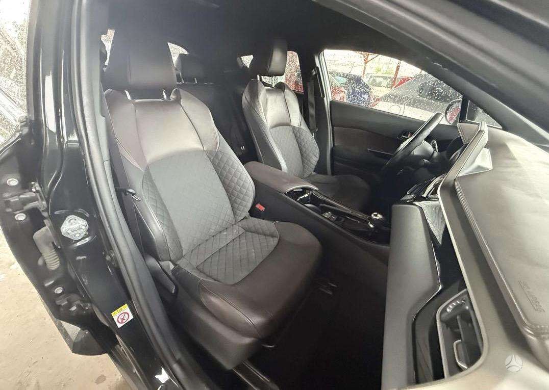 Toyota C-HR - 5
