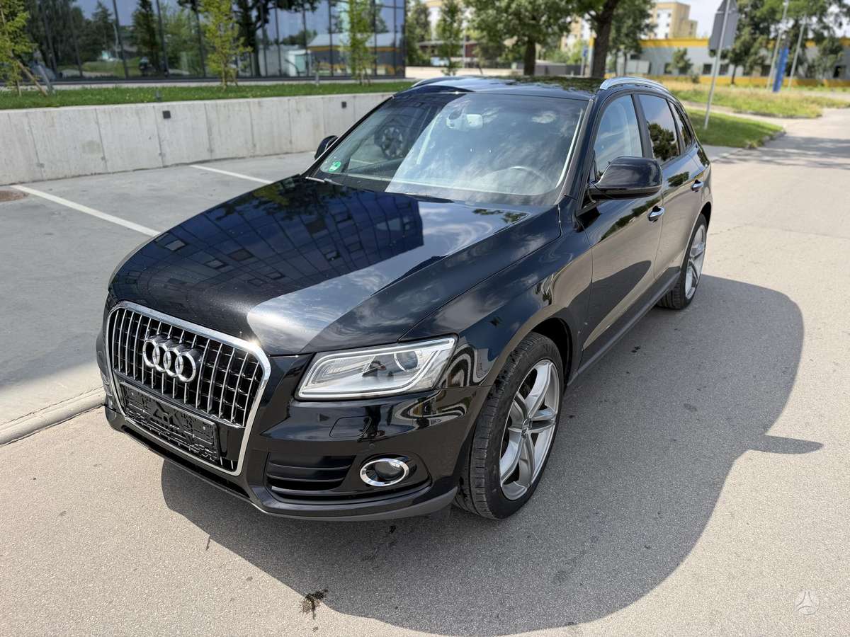 Audi Q5, 2.0 l., off-road / crossover