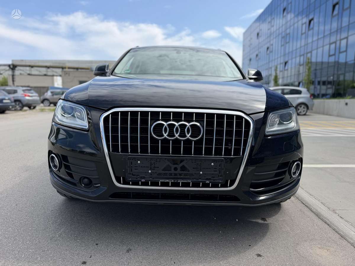 Audi Q5, 2.0 l., off-road / crossover