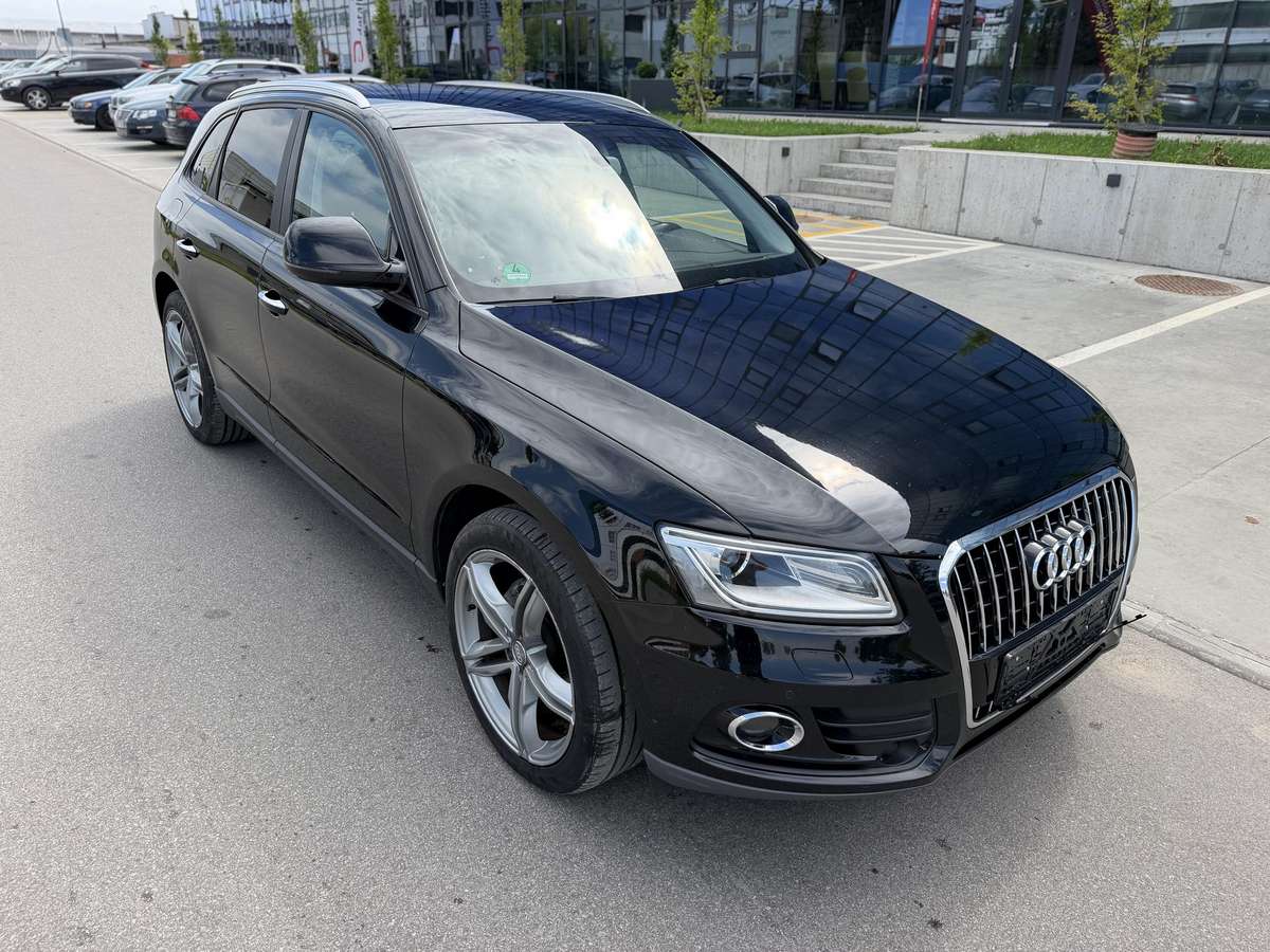 Audi Q5, 2.0 l., off-road / crossover