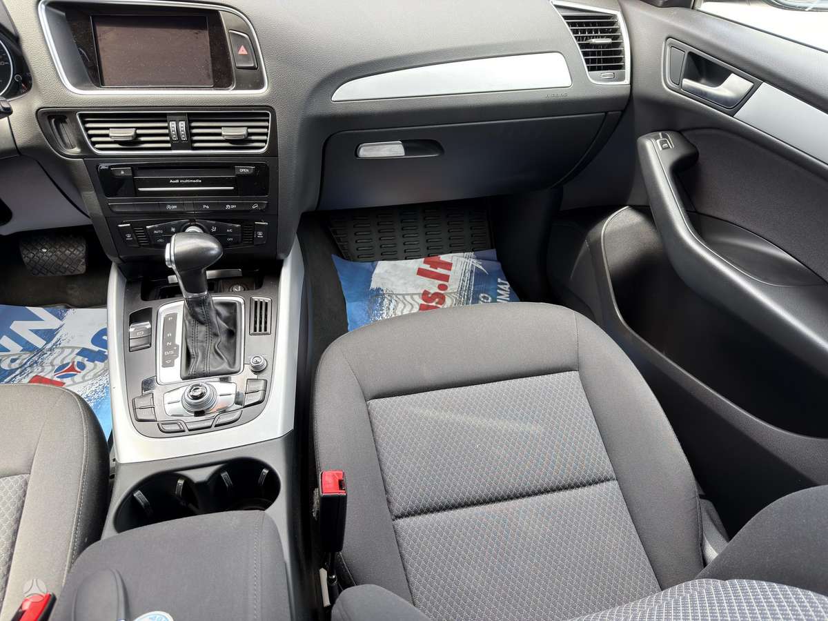Audi Q5, 2.0 l., off-road / crossover