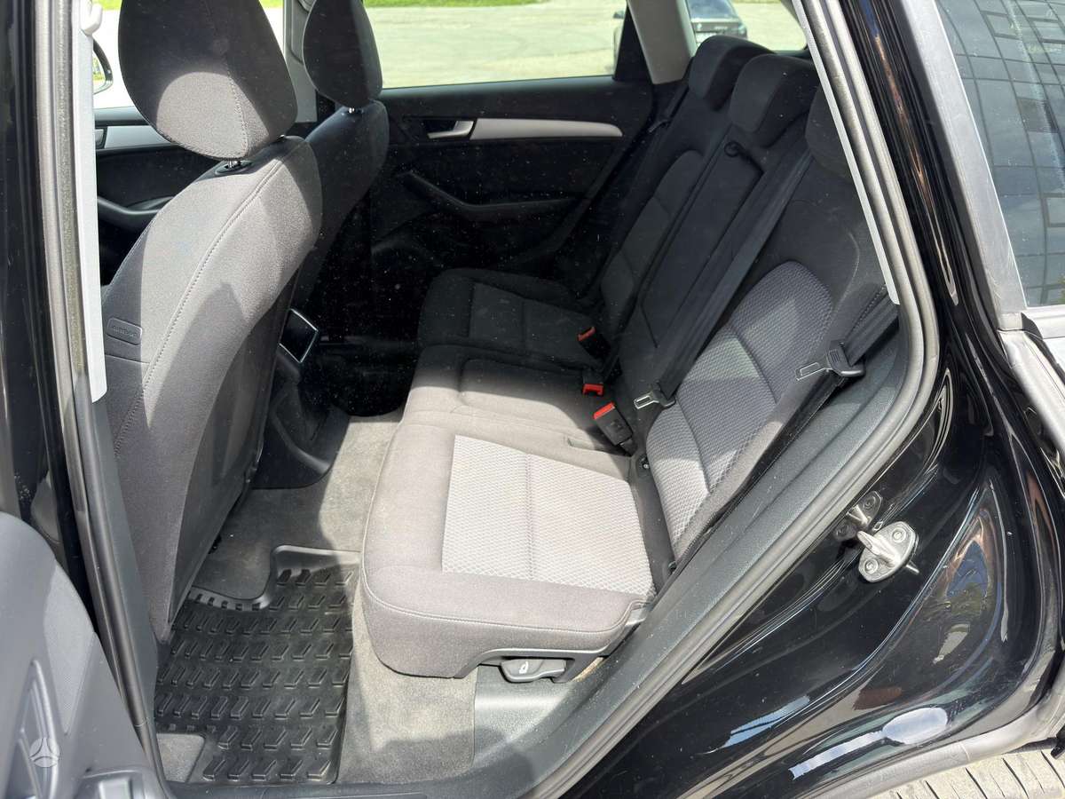 Audi Q5, 2.0 l., off-road / crossover