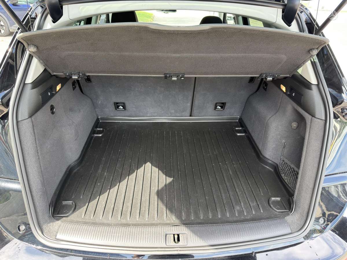 Audi Q5, 2.0 l., off-road / crossover
