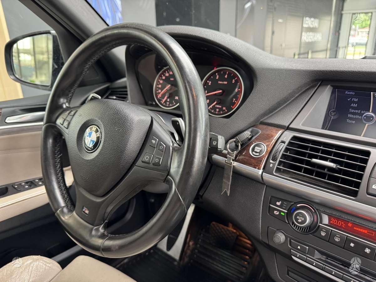 BMW X5, 3.0 l., off-road / crossover