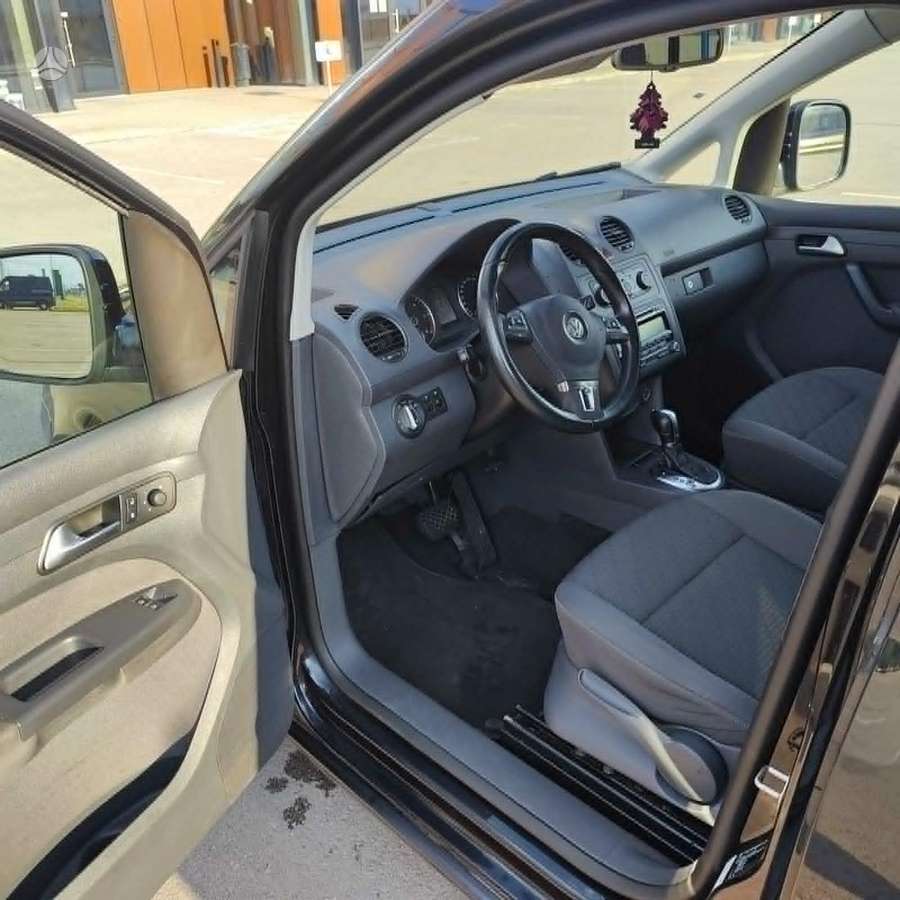 Volkswagen Caddy Maxi - 4