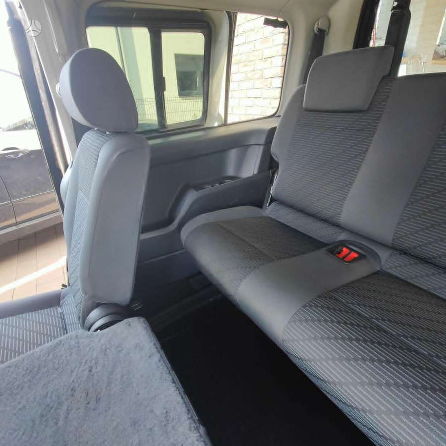 Volkswagen Caddy Maxi - 10