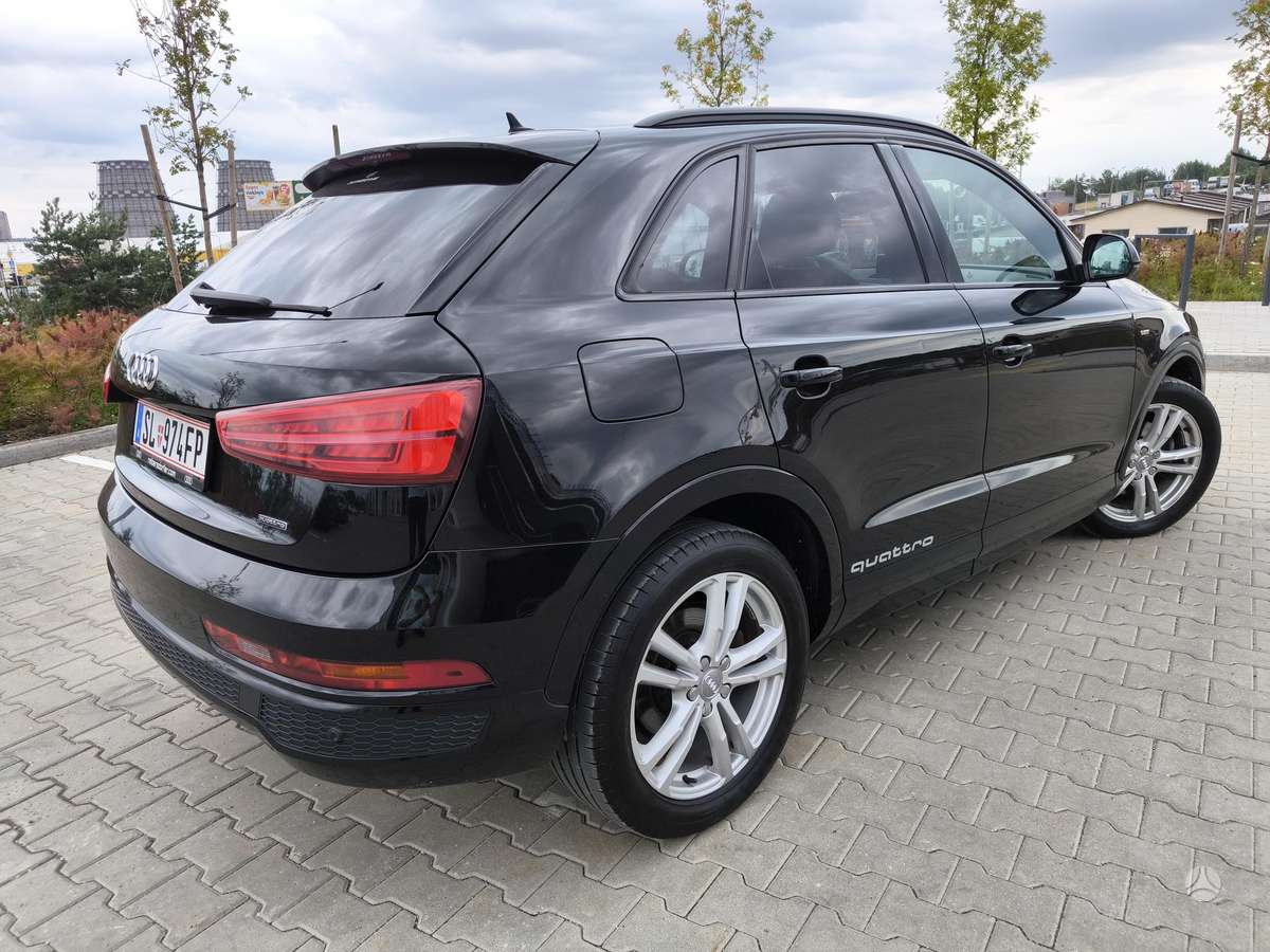 Audi Q3, 2.0 l., off-road / crossover