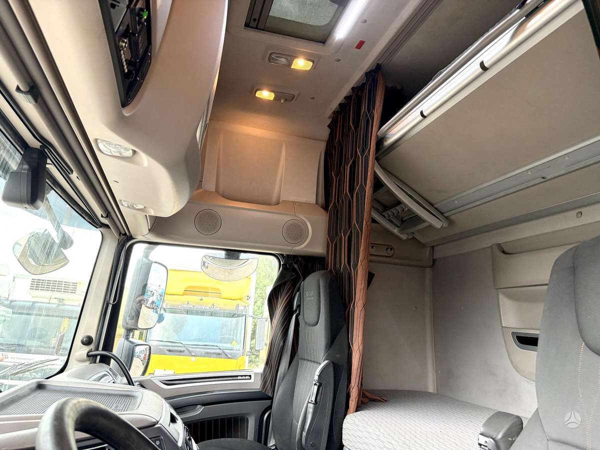 DAF XF 480 Mega Super Space Cab, double sleeper