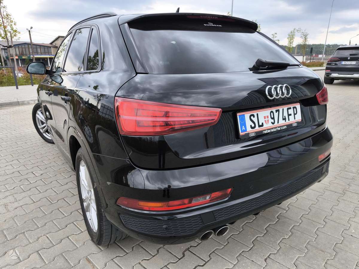 Audi Q3, 2.0 l., off-road / crossover