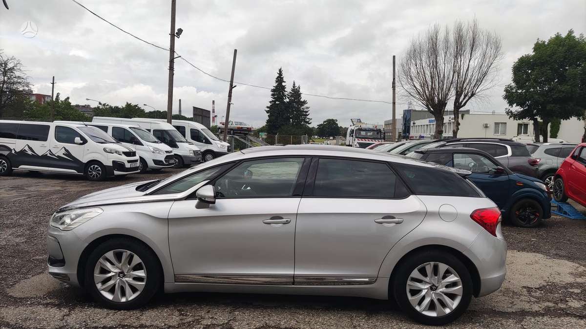 Citroen DS5, 1.6 l., Хэтчбек