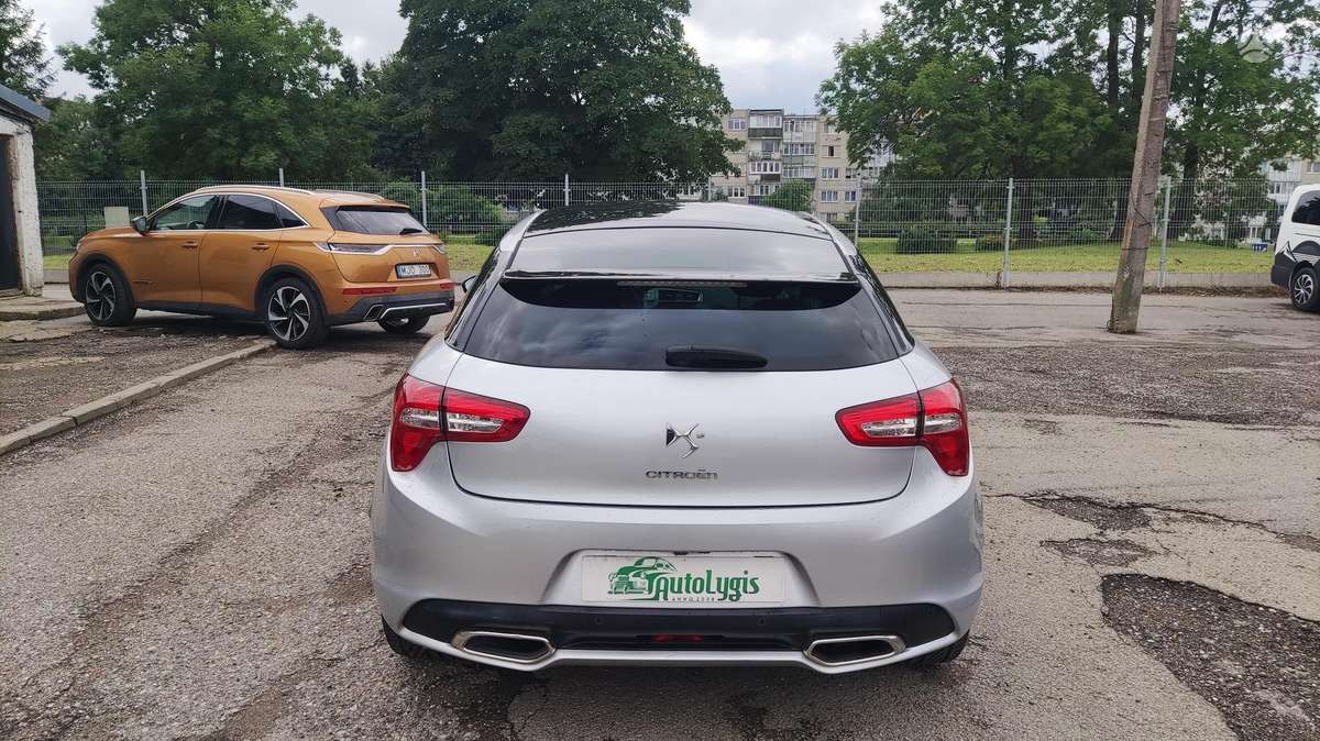 Citroen DS5, 1.6 l., hatchback