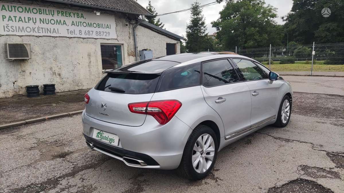 Citroen DS5, 1.6 l., hatchback