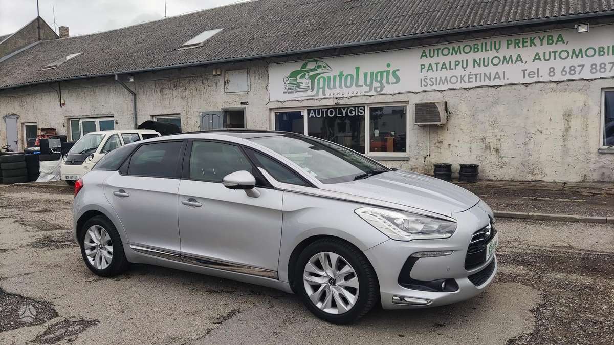 Citroen DS5, 1.6 l., hatchback