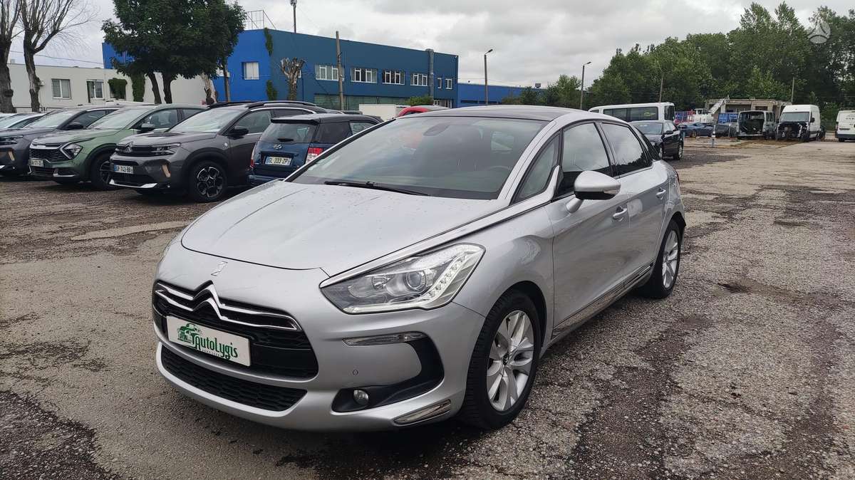 Citroen DS5, 1.6 l., hatchback