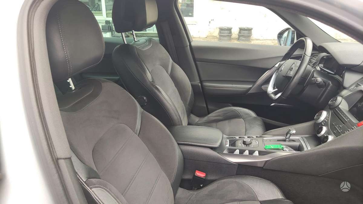 Citroen DS5, 1.6 l., hatchback