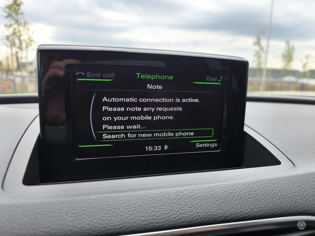Audi Q3, 2.0 l., off-road / crossover