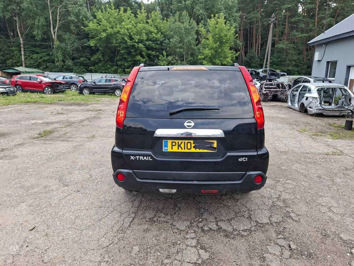 Nissan X-Trail for parts. Engine code m9r gearbox code at color code g41