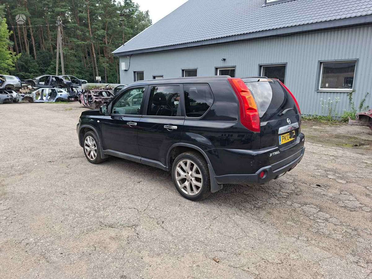 Nissan X-Trail for parts. Engine code m9r gearbox code at color code g41