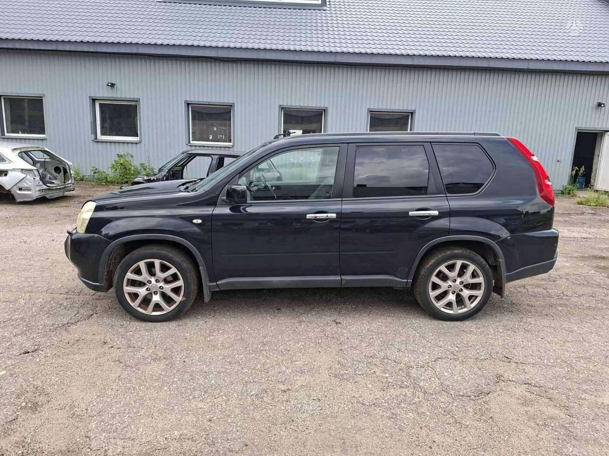 Nissan X-Trail for parts. Engine code m9r gearbox code at color code g41