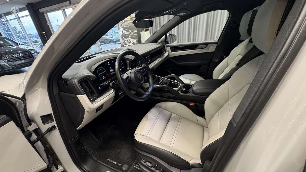 Porsche Cayenne Coupe - 9