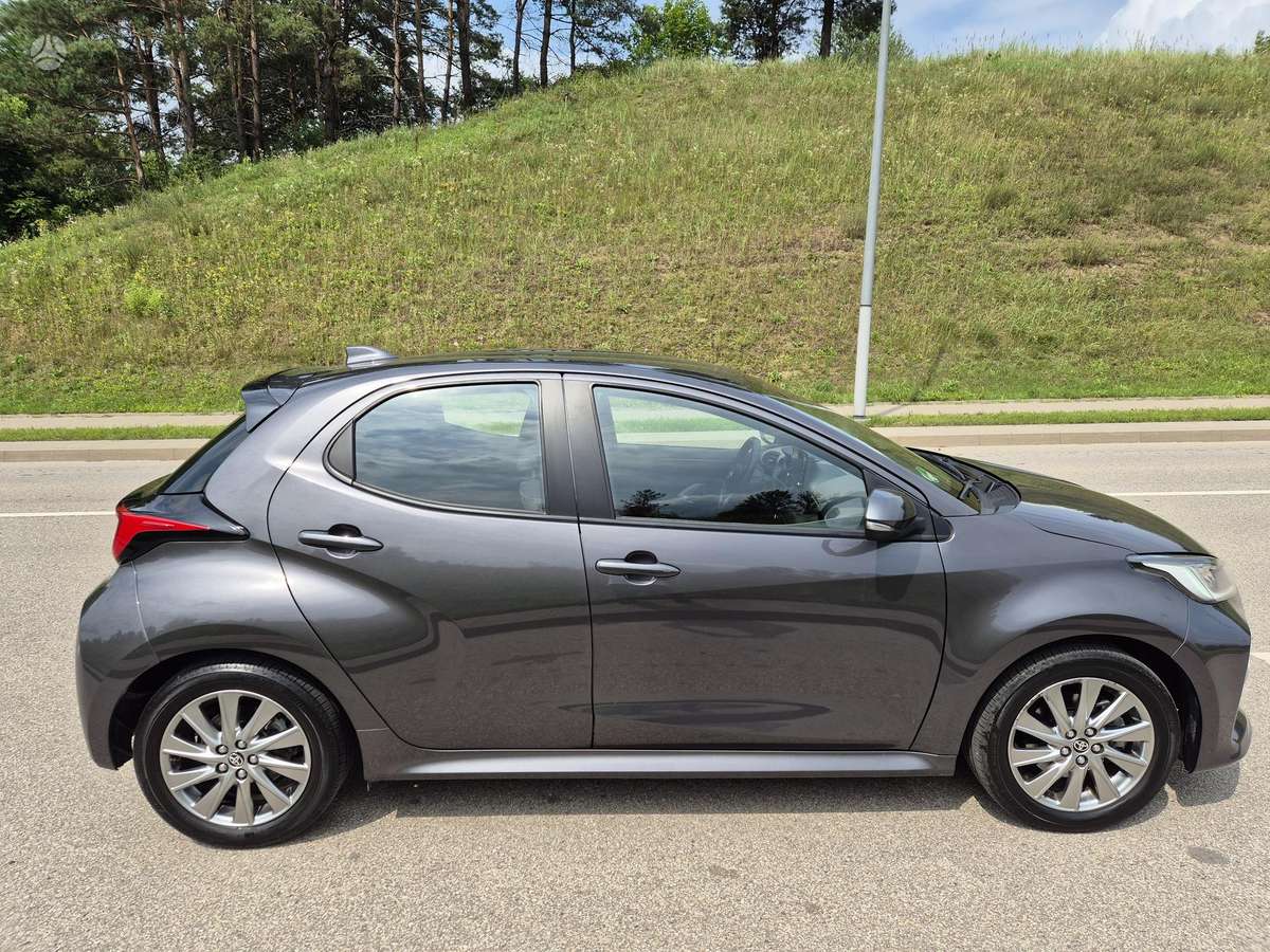 Toyota Yaris - 4