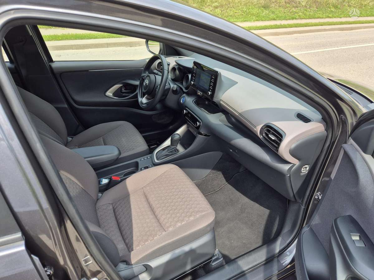Toyota Yaris - 10
