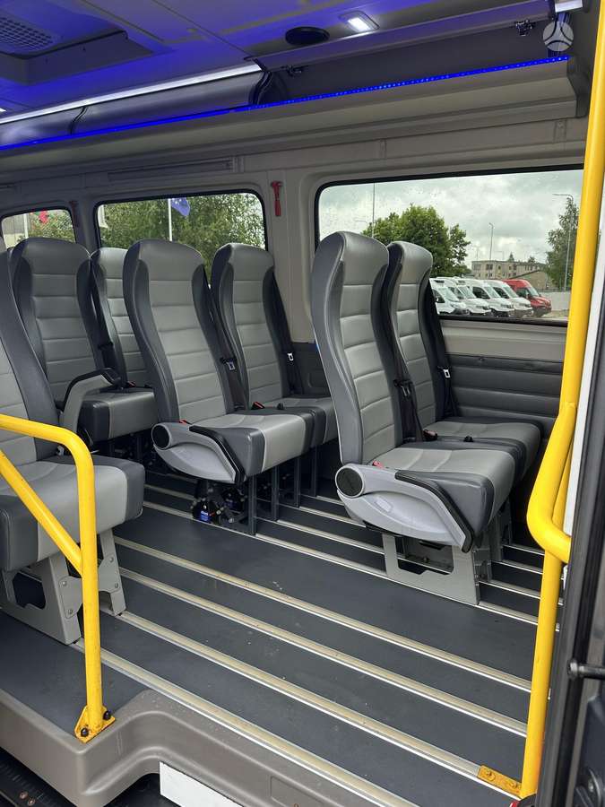 Volkswagen Crafter, passenger minibus