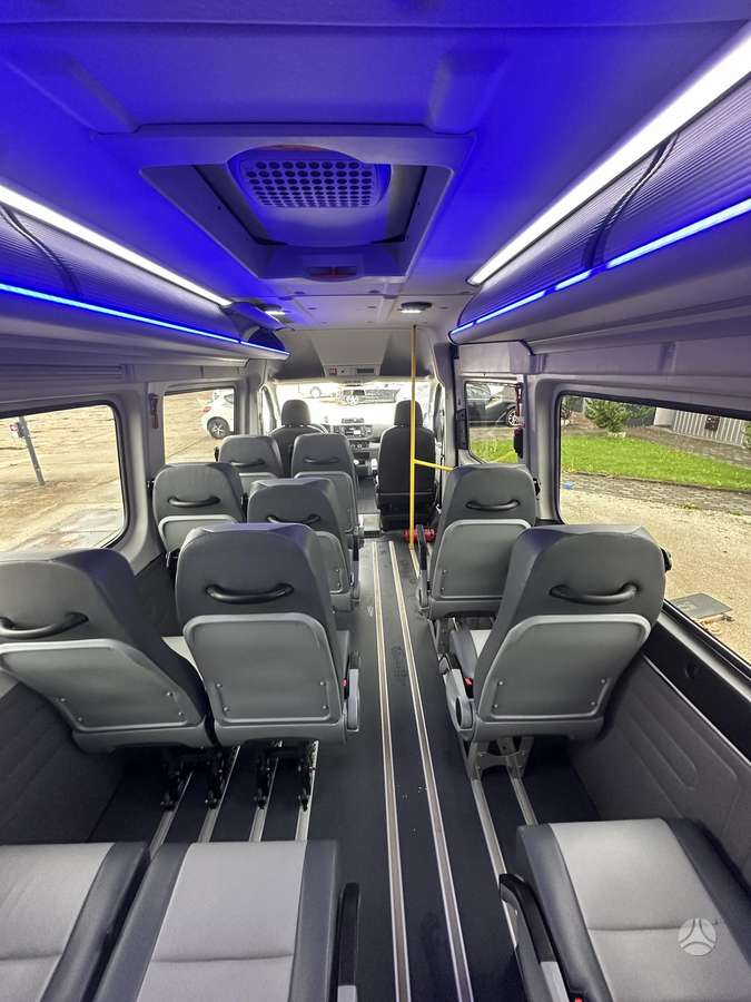 Volkswagen Crafter, passenger minibus