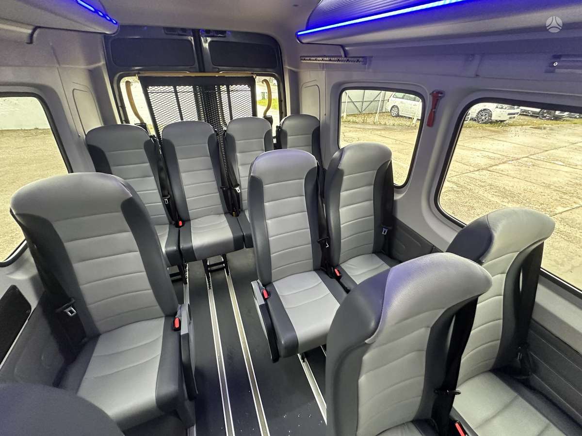 Volkswagen Crafter, passenger minibus