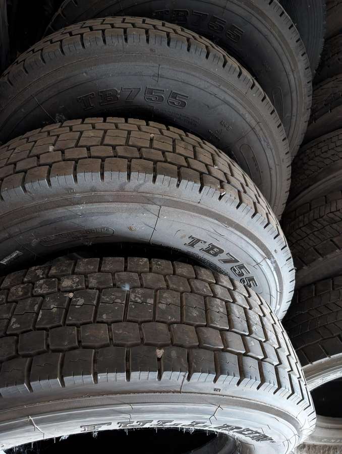 -Kita-, universalios 315/70 R22,5