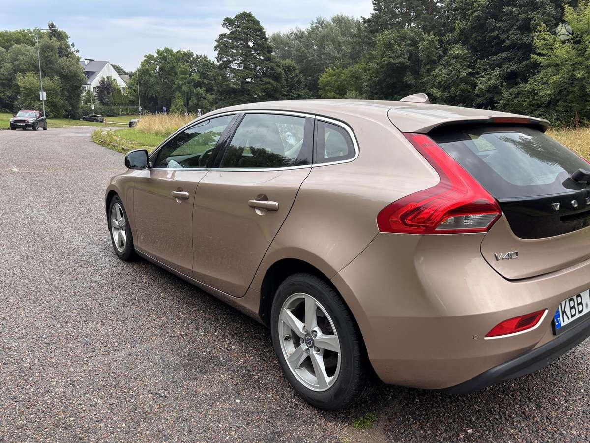 Volvo V40 - 2