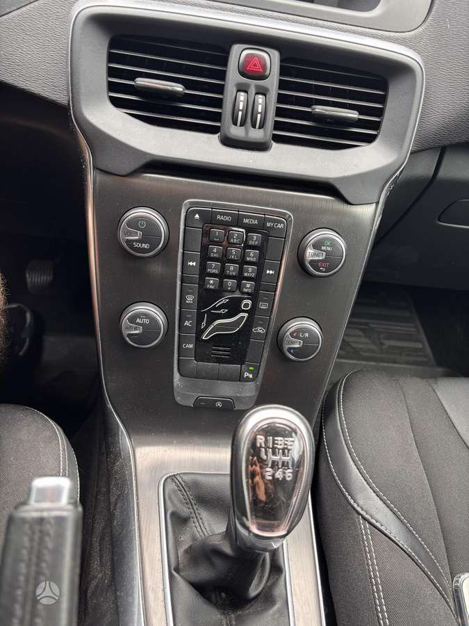 Volvo V40, 1.6 l., Хэтчбек