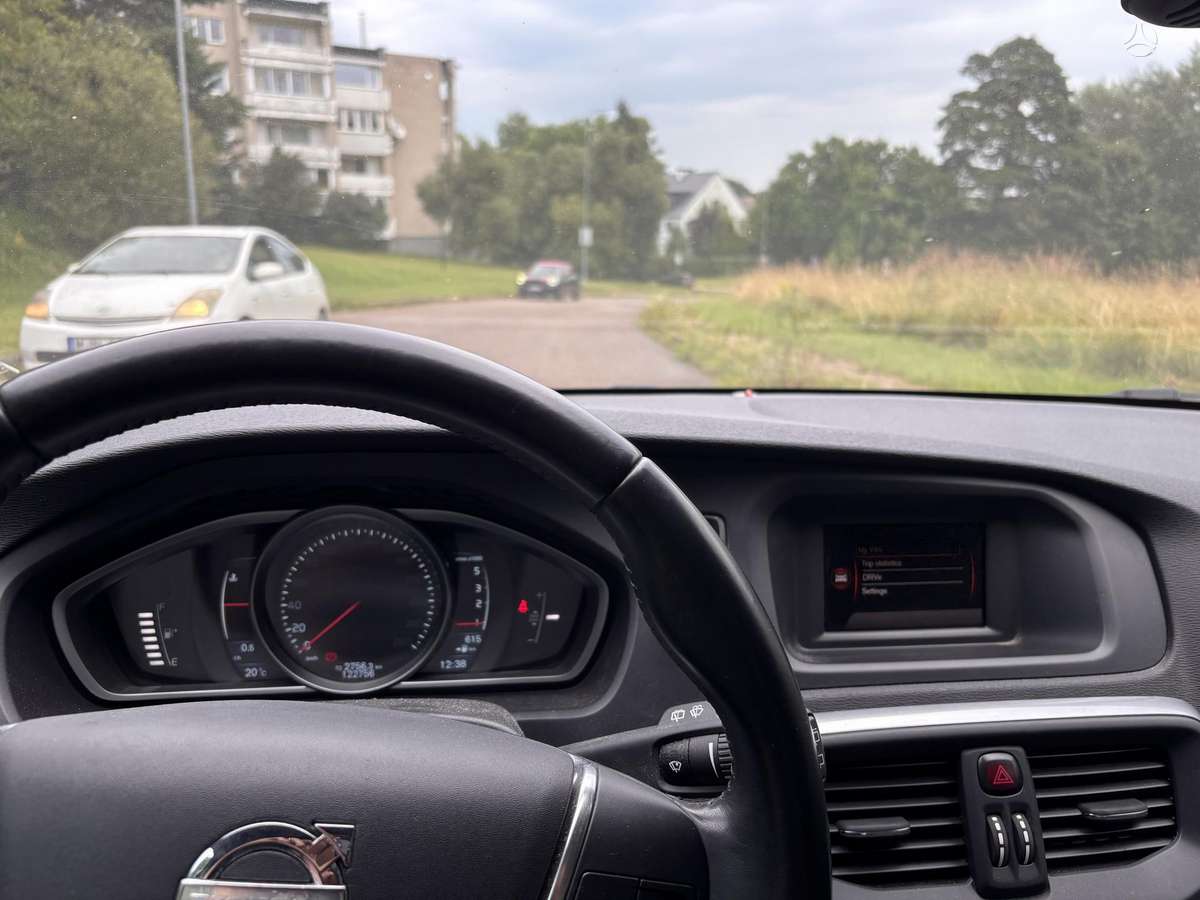 Volvo V40, 1.6 l., Хэтчбек