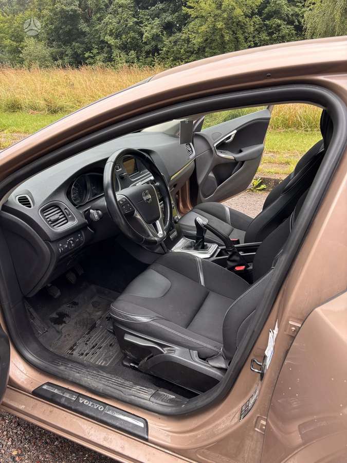 Volvo V40, 1.6 l., Хэтчбек