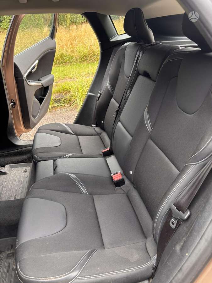 Volvo V40, 1.6 l., Хэтчбек
