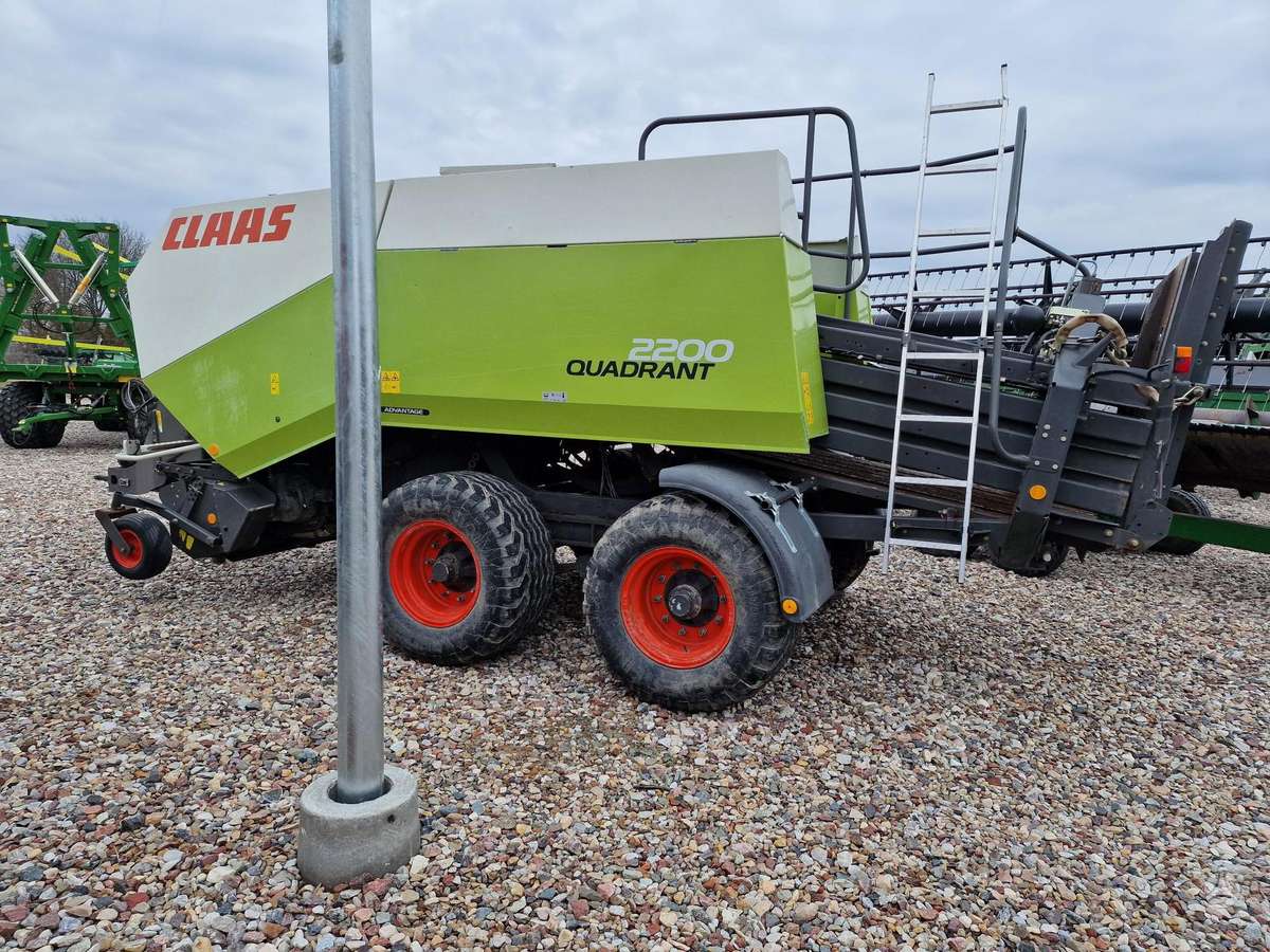 Claas QUADRANT 2200 756D, cits