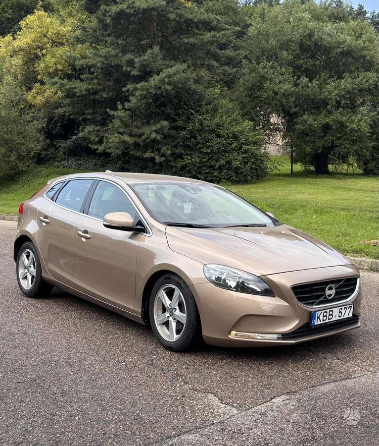 Volvo V40, 1.6 l., Хэтчбек