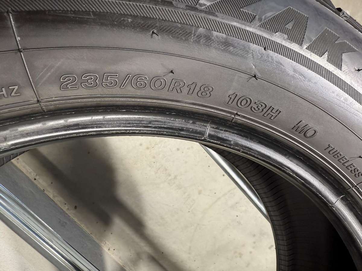 Bridgestone Blizzak lm-80 evo, winter 235/60 R18