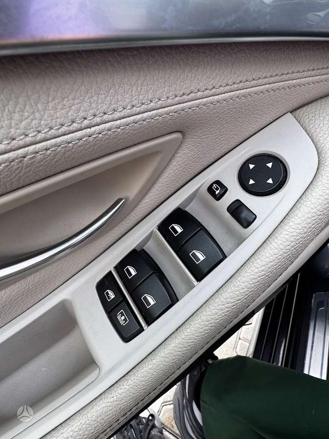 BMW 528, 3.0 l., Седан