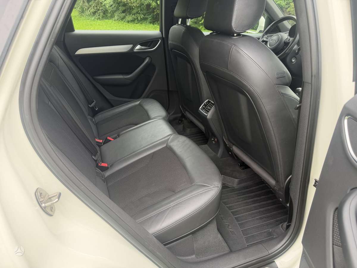 Audi Q3, 2.0 l., Внедорожник / Кроссовер
