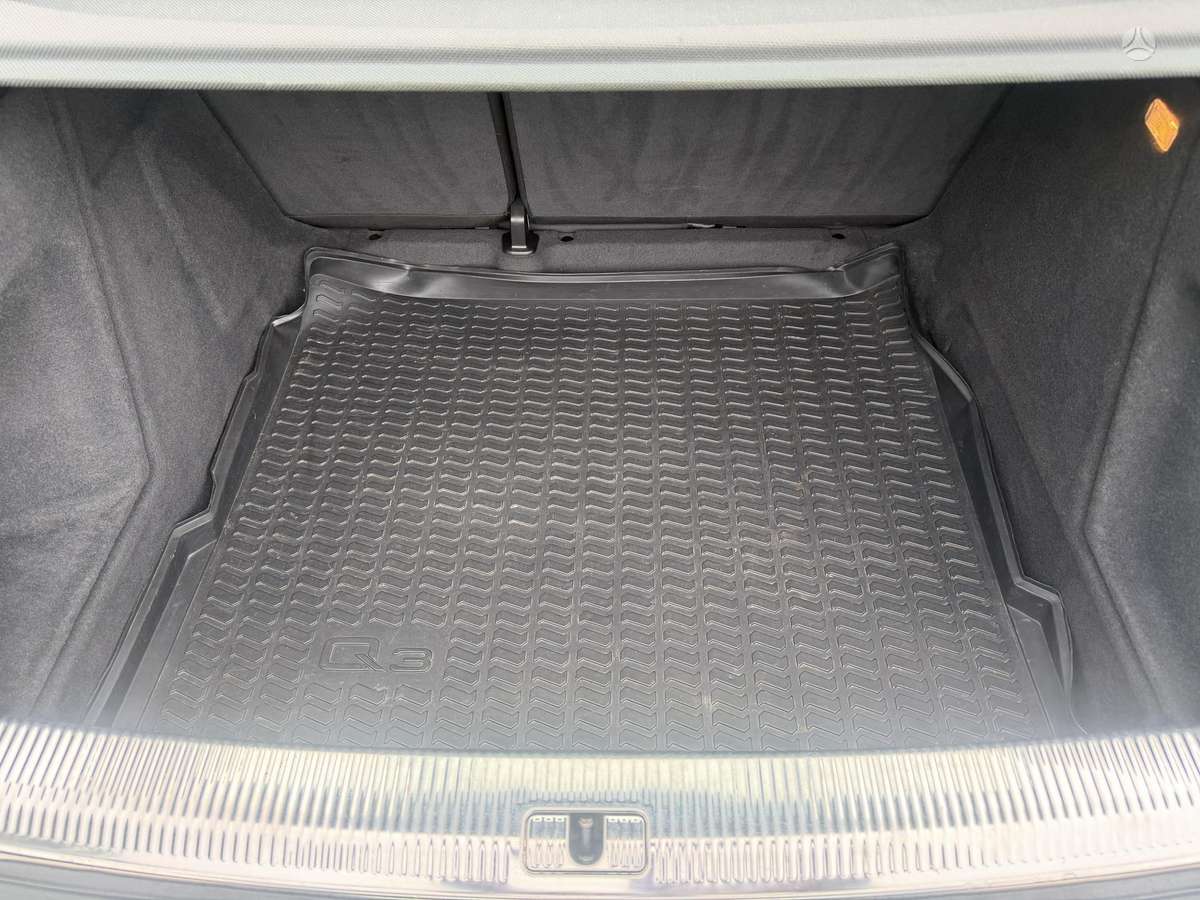Audi Q3, 2.0 l., Внедорожник / Кроссовер