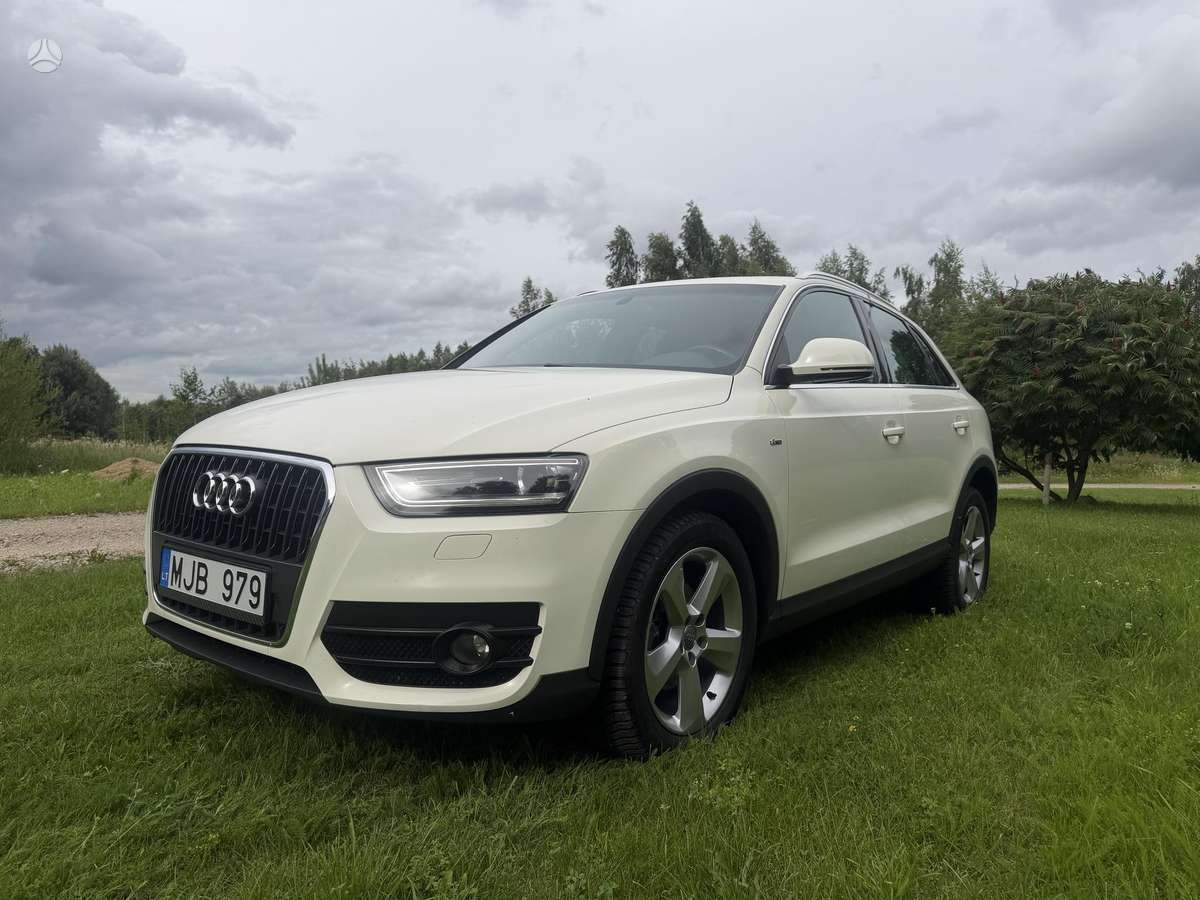 Audi Q3, 2.0 l., off-road / crossover