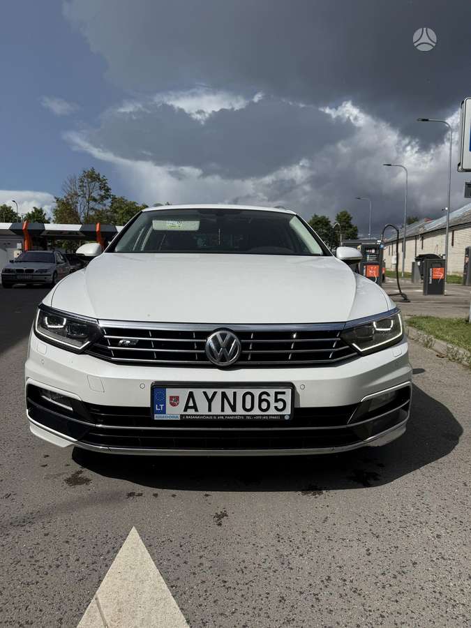 Volkswagen Passat - 2